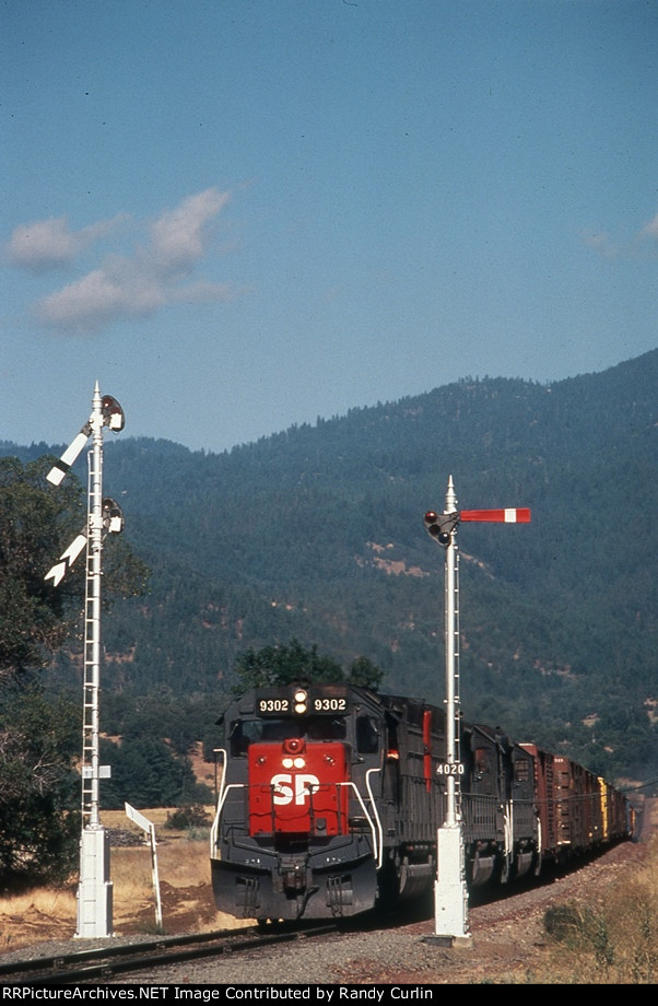 SP 9302 on Siskiyou Branch